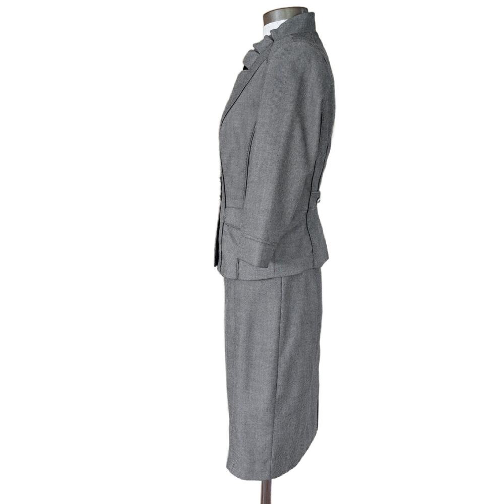 WHITE HOUSE BLACK MARKET Herringbone 2-Piece Skirt Suit Size 6 Ruffle Collar - Picture 5 of 12